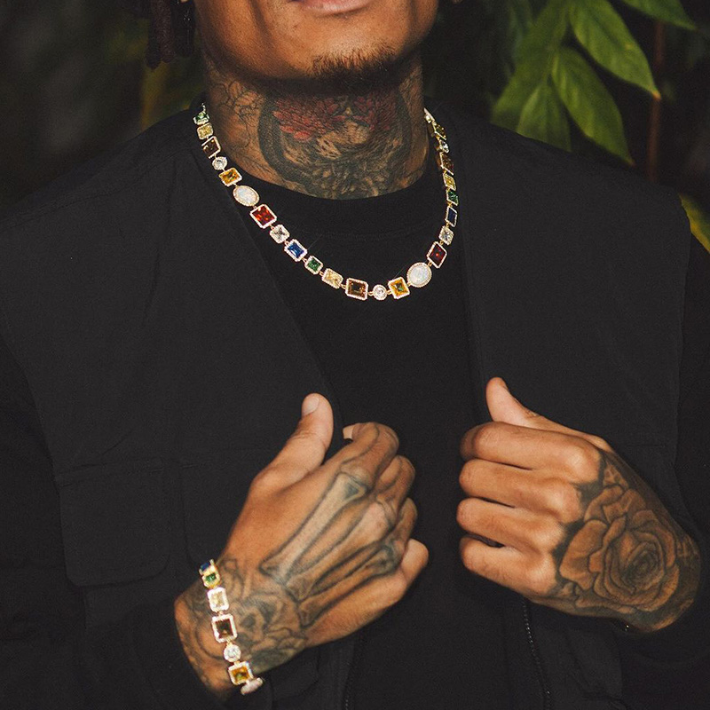 Multi-Cut Colorful Sapphires Halo Handmade Men's Necklace In Yellow Gold