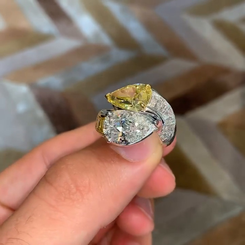 6ct Pear Cut White And Yellow Sapphire Double Stone Engagment Ring