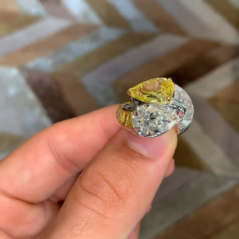 6ct Pear Cut White And Yellow Sapphire Double Stone Engagment Ring