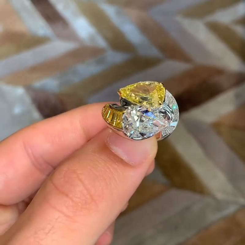6ct Pear Cut White And Yellow Sapphire Double Stone Engagment Ring
