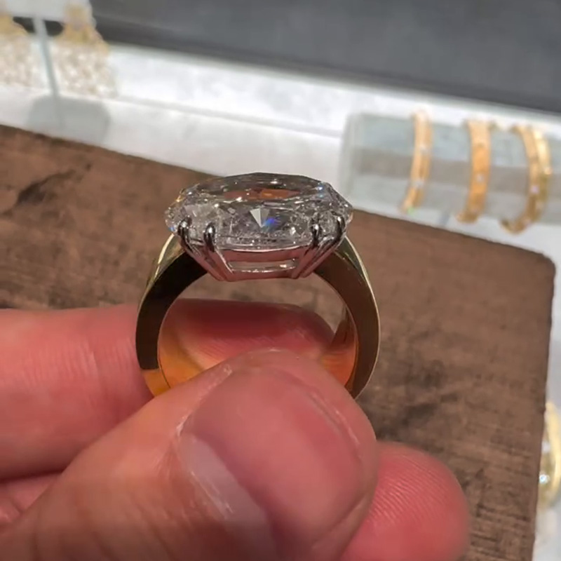 8ct Oval Cut White Sapphire Modern Handmade Ring In Yellow Gold