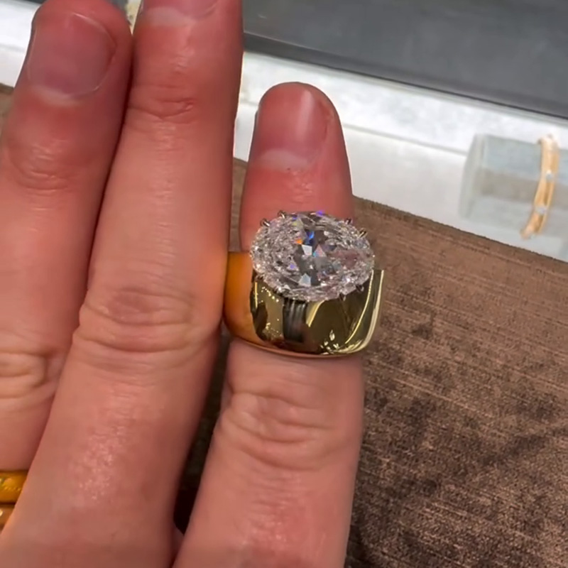 8ct Oval Cut White Sapphire Modern Handmade Ring In Yellow Gold