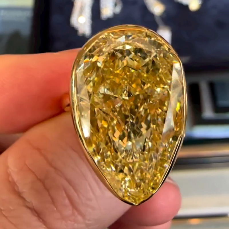 20ct Pear Cut Fancy Yellow Sapphire Solitaire Engagement Ring In Yellow Gold