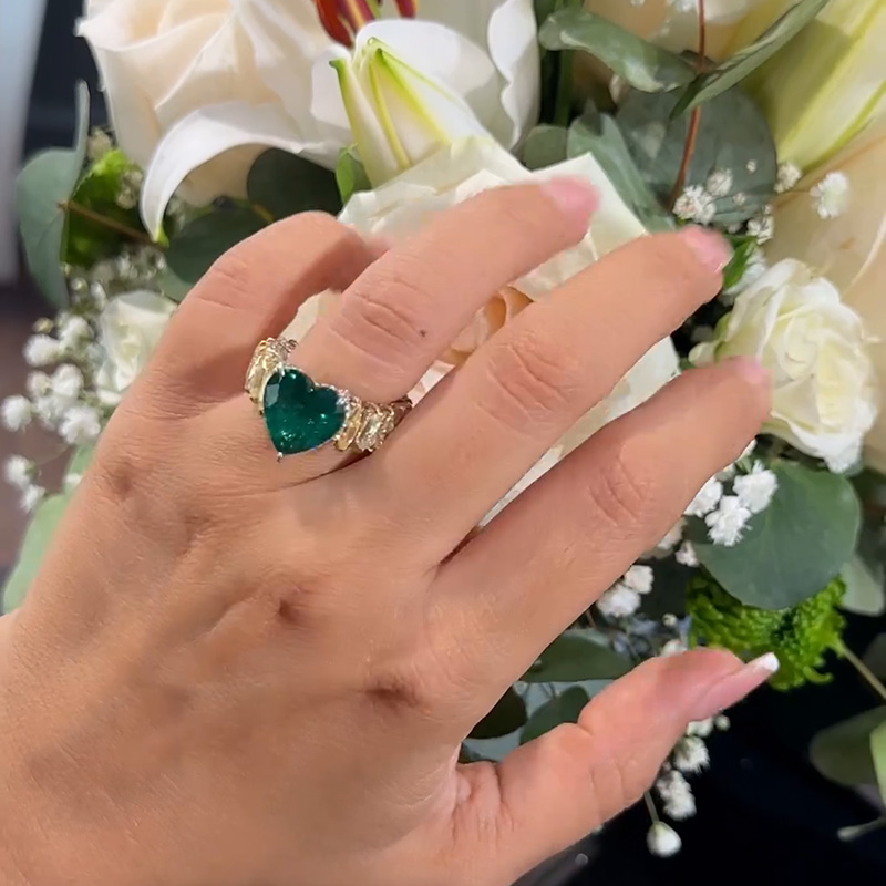 4.5ct Heart Cut Emerald With Kite And Marquise Cut White And Yellow Sapphires Eternity Band Ring