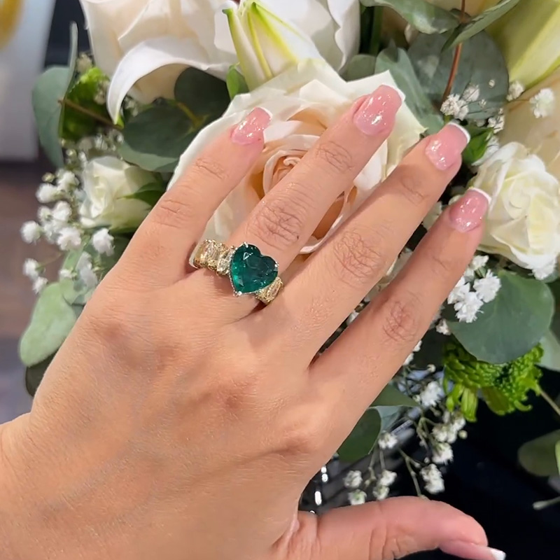 4.5ct Heart Cut Emerald With Kite And Marquise Cut White And Yellow Sapphires Eternity Band Ring