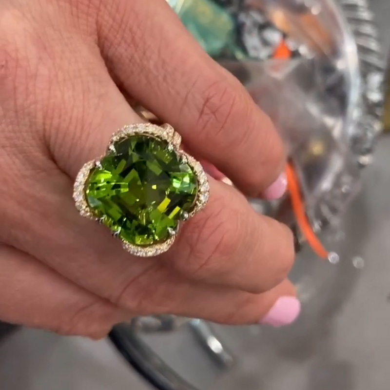 7ct Cushion Cut Peridot Paved Split Shank Engagement Ring In Yellow Gold