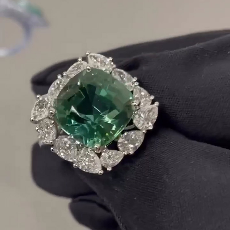 7.5ct Cushion Cut Emerald Green Surrounded By White Pear Gemstones Art Design Ring