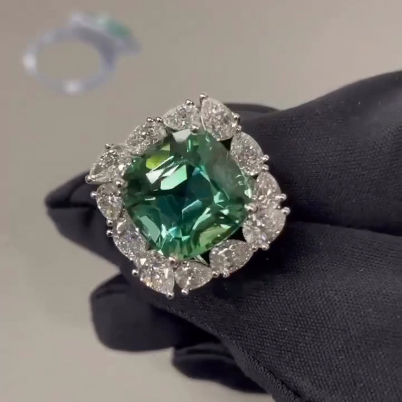 7.5ct Cushion Cut Emerald Green Surrounded By White Pear Gemstones Art Design Ring