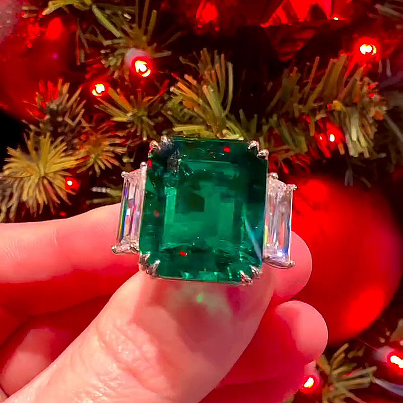 15ct Emerald Cut Emerald Green Three-Stone Christmas Vibe Handmade Ring