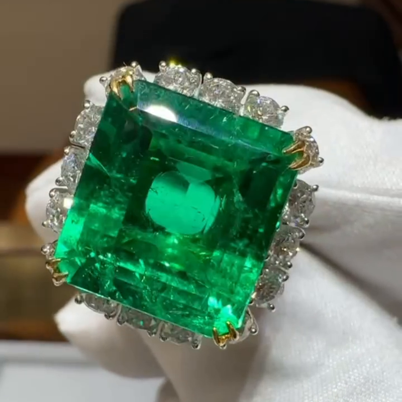 14ct Asscher Cut Emerald Green Halo Handmade Ring