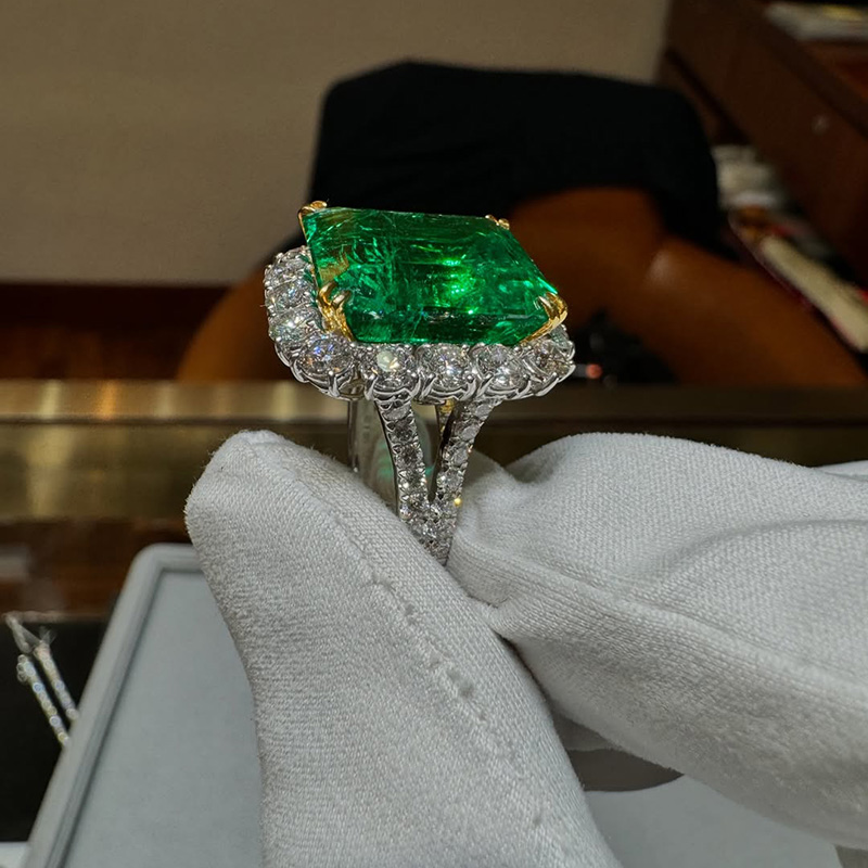 14ct Asscher Cut Emerald Green Halo Handmade Ring