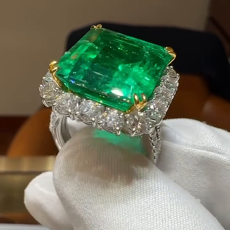 14ct Asscher Cut Emerald Green Halo Handmade Ring