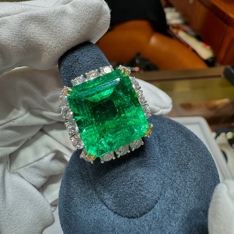 14ct Asscher Cut Emerald Green Halo Handmade Ring