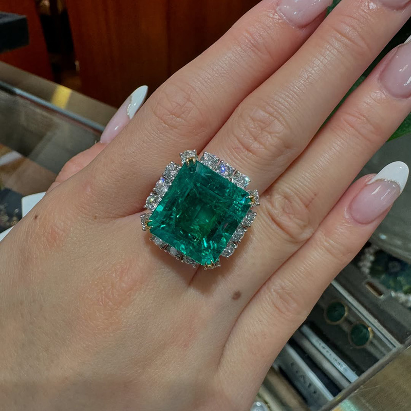14ct Asscher Cut Emerald Green Halo Handmade Ring