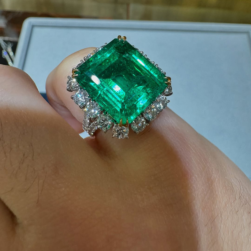 14ct Asscher Cut Emerald Green Halo Handmade Ring