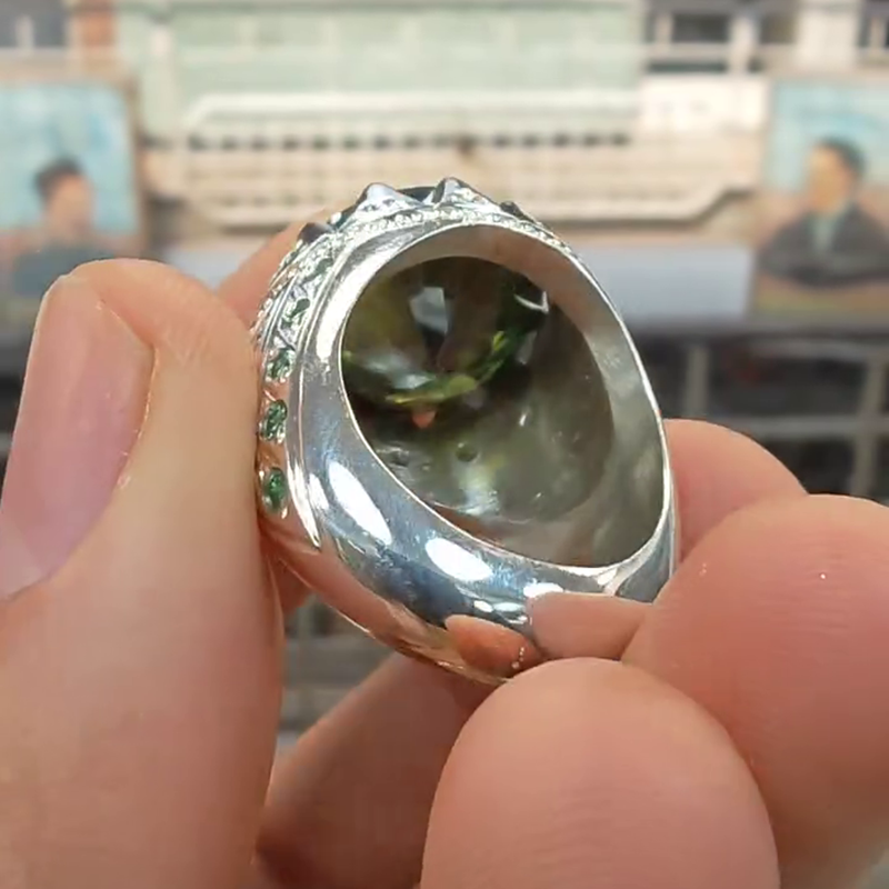 8ct Round Cut Peridot Vintage Handmade Men's Ring