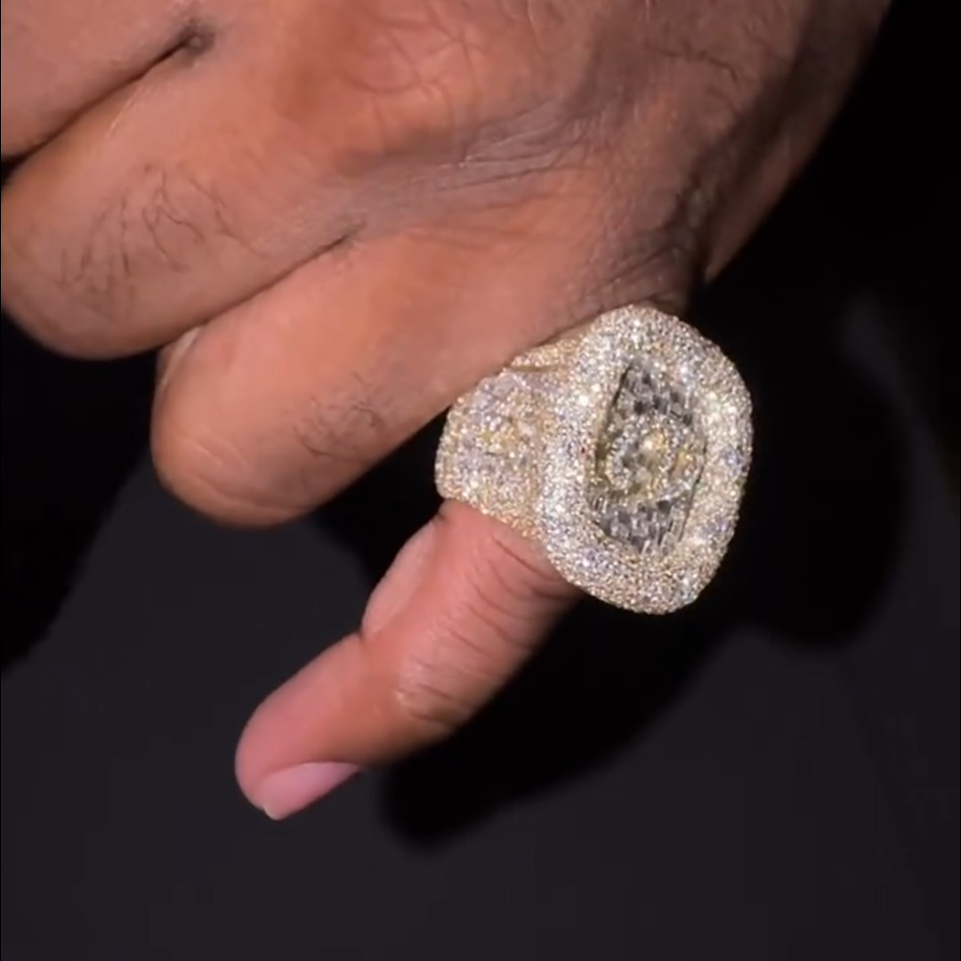 Luxury handmade men's ring in sterling silver and yellow gold with all around diamonds