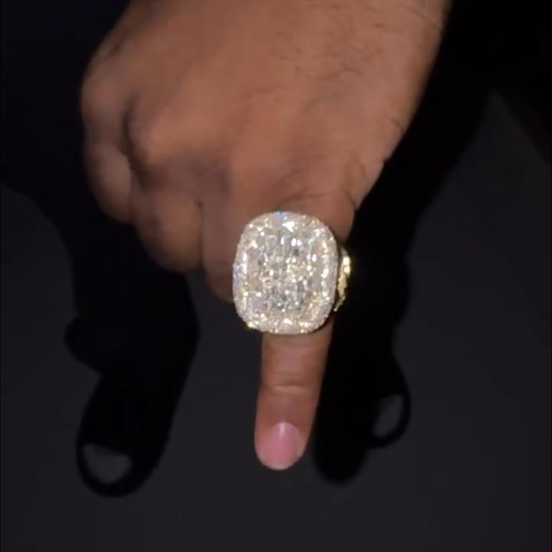 Luxury handmade men's ring in sterling silver and yellow gold with all around diamonds