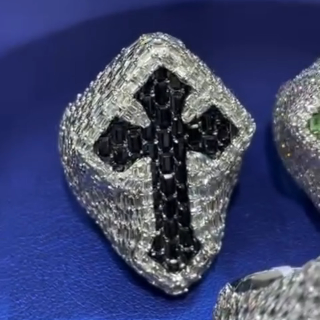 26ct Sapphire And Diamond Luxurious Sterling Silver Handmade Cross Ring