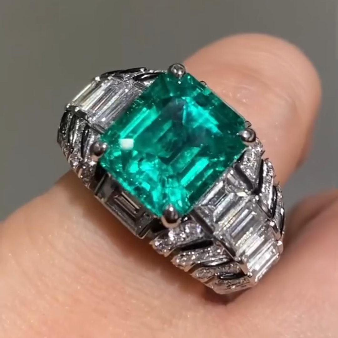8ct Cushion Cut Emerald Luxury Sterling Silver Handmade Ring