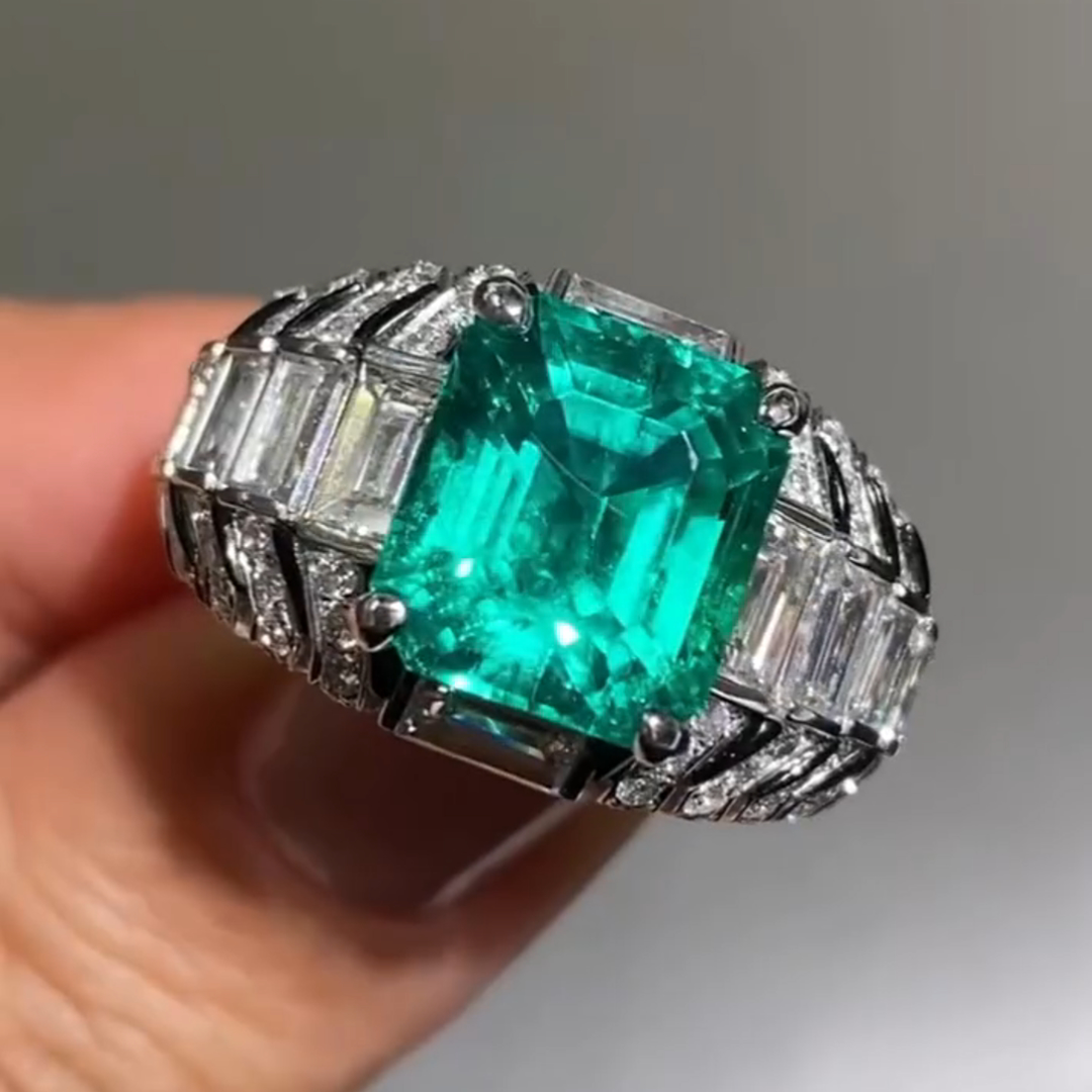 8ct Cushion Cut Emerald Luxury Sterling Silver Handmade Ring