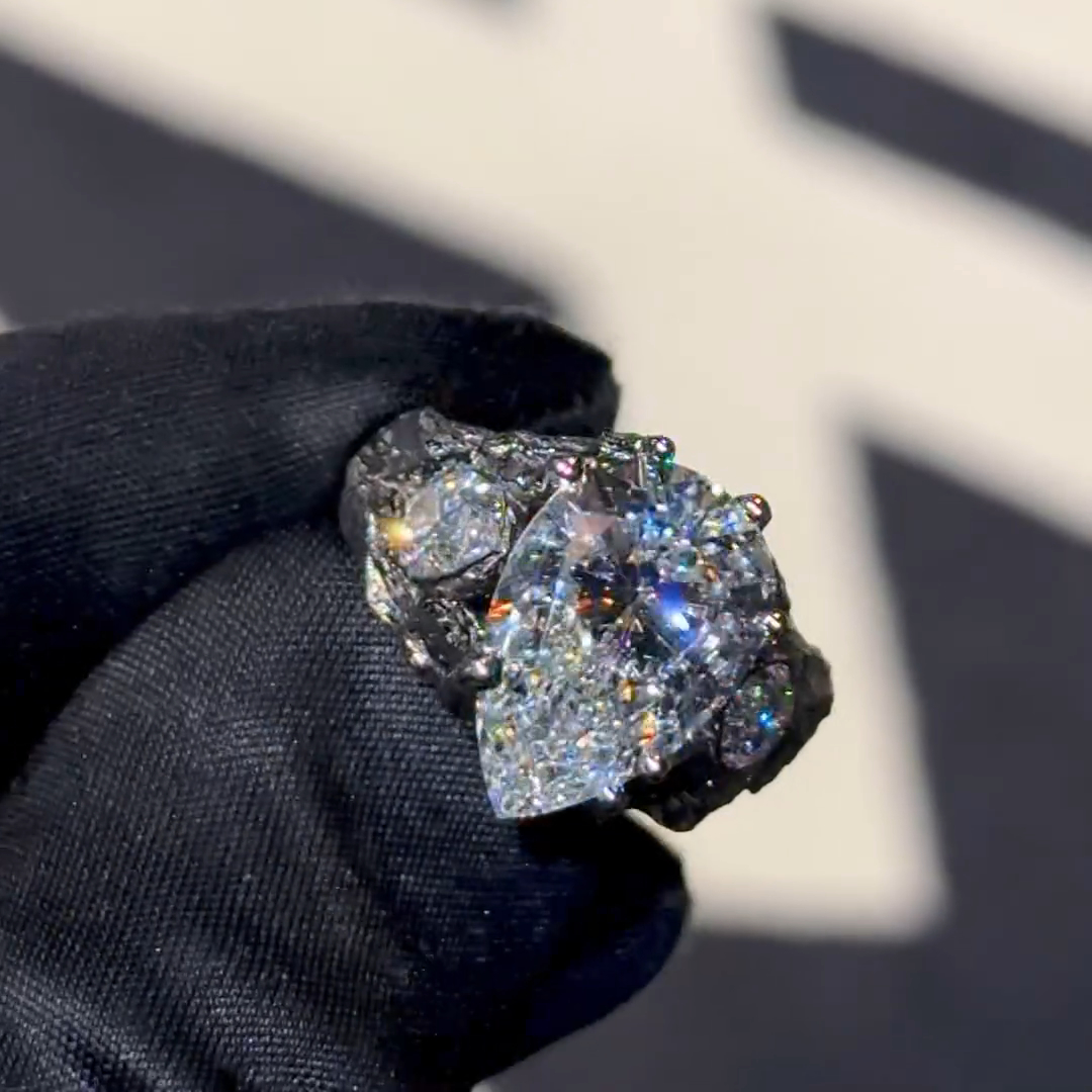 8ct Pear-shaped Diamond Sterling Silver Handmade Ring