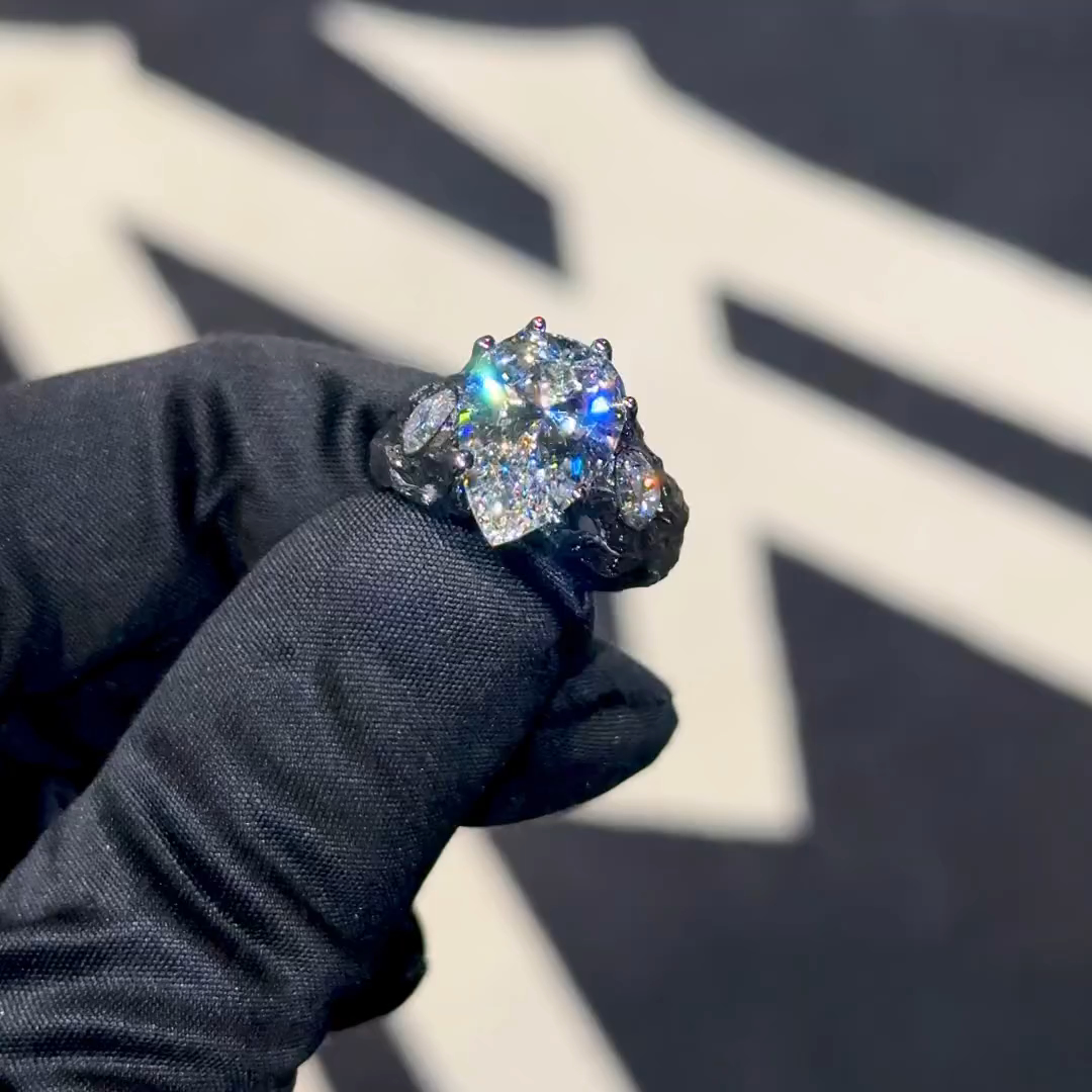 8ct Pear-shaped Diamond Sterling Silver Handmade Ring