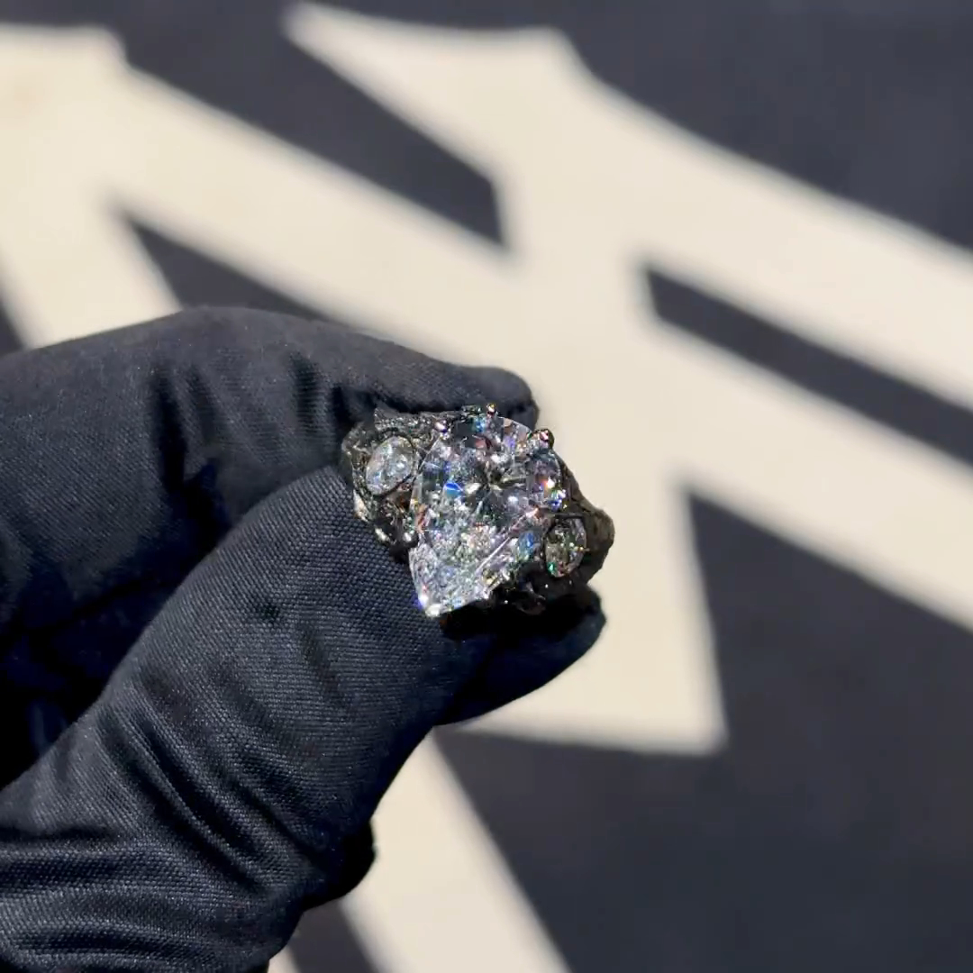 8ct Pear-shaped Diamond Sterling Silver Handmade Ring