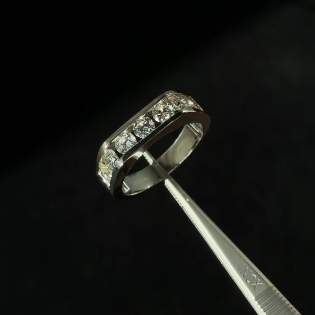 1ct Round-cut Sterling Silver Luxury Handcrafted Ring