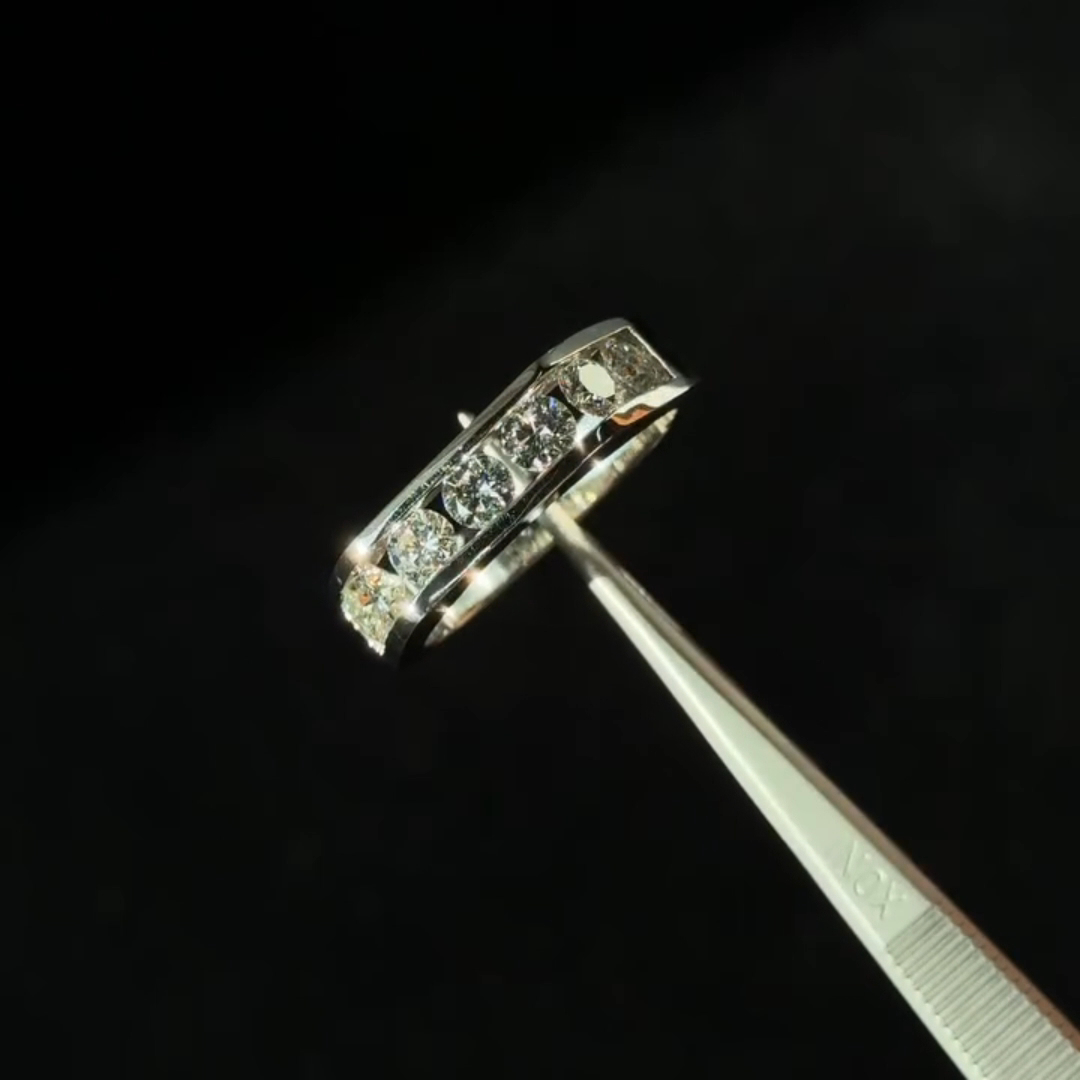1ct Round-cut Sterling Silver Luxury Handcrafted Ring