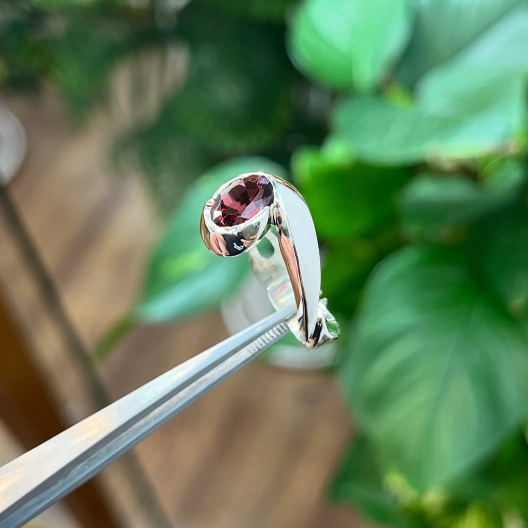 3ct Oval-cut Ruby ​​sterling Silver Handmade Ring