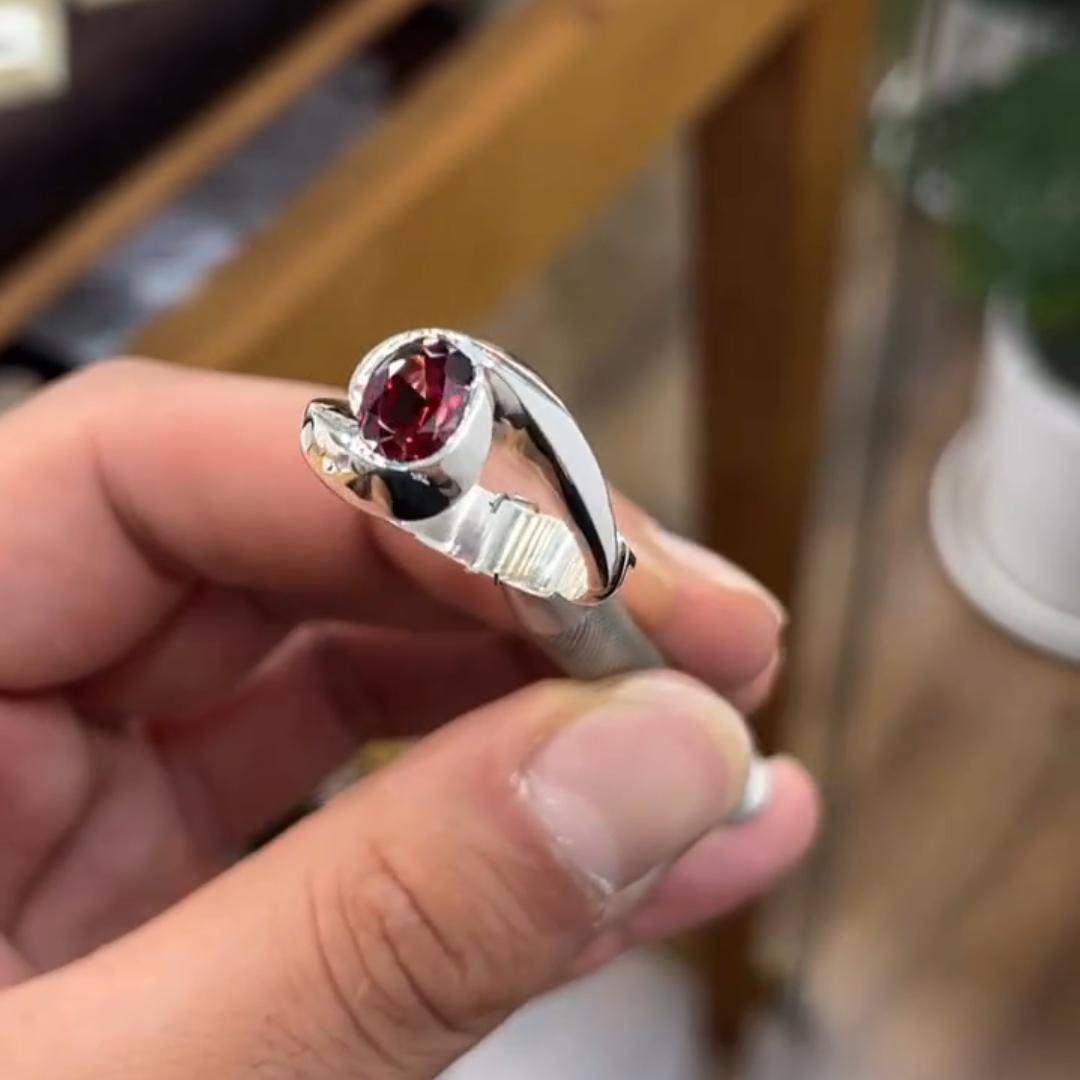 3ct Oval-cut Ruby ​​sterling Silver Handmade Ring