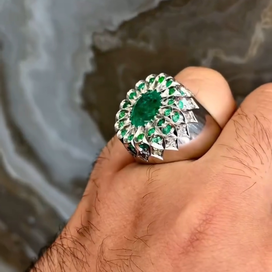 3ct Oval-cut Emerald Handmade Sterling Silver Ring