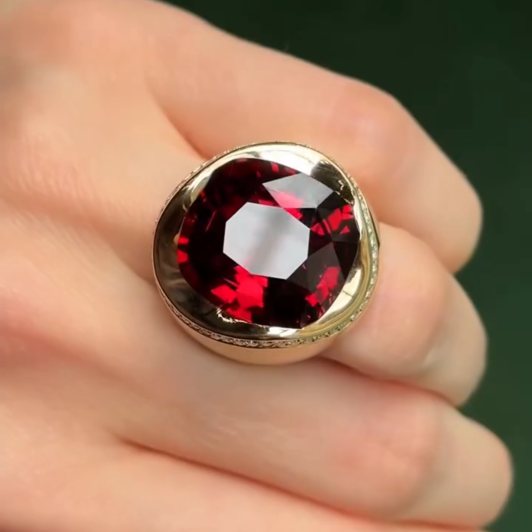 8ct Round-cut Ruby ​​sterling Silver Plated With Yellow Gold Handmade Ring