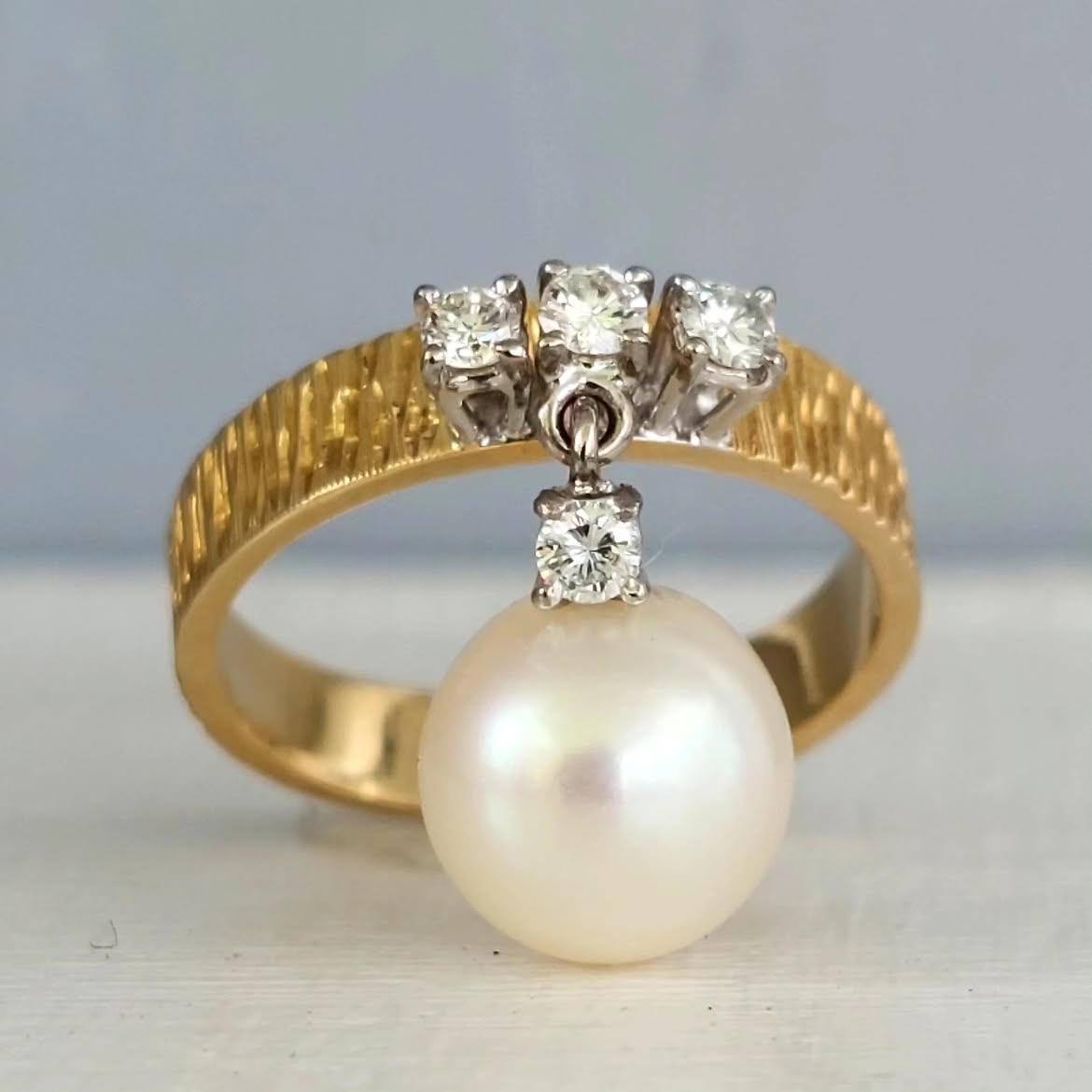 Vintage Design Pearl Pendat Eternity Ring