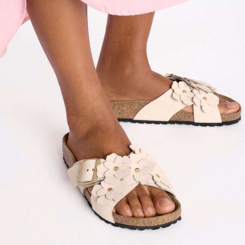 Siena Flower Embellishment