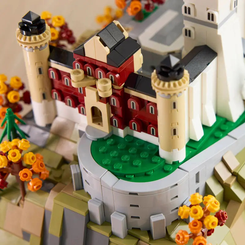 Neuschwanstein Castle building blocks 21063