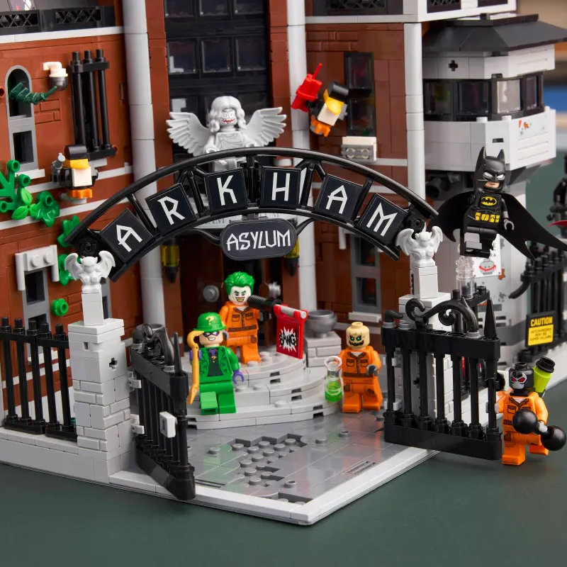 Arkham Asylum building blocks 76300