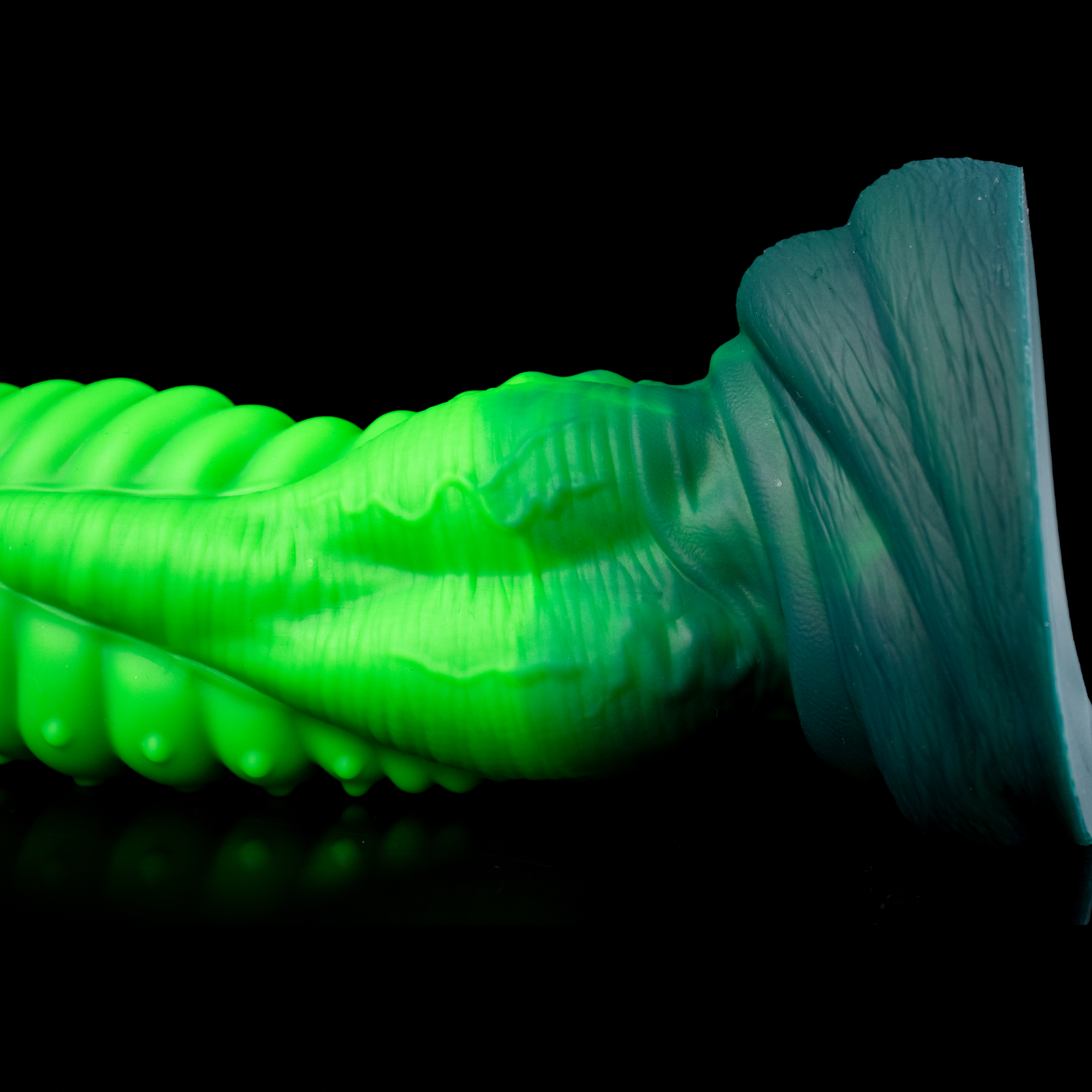 Star-Tide Steed - Segmented Spined Bioluminescent Alien Dildo | Korym