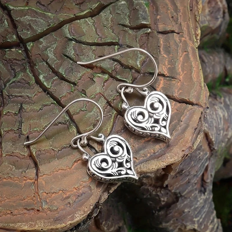 Vintage Elegant Heart Pattern Pendant Earrings