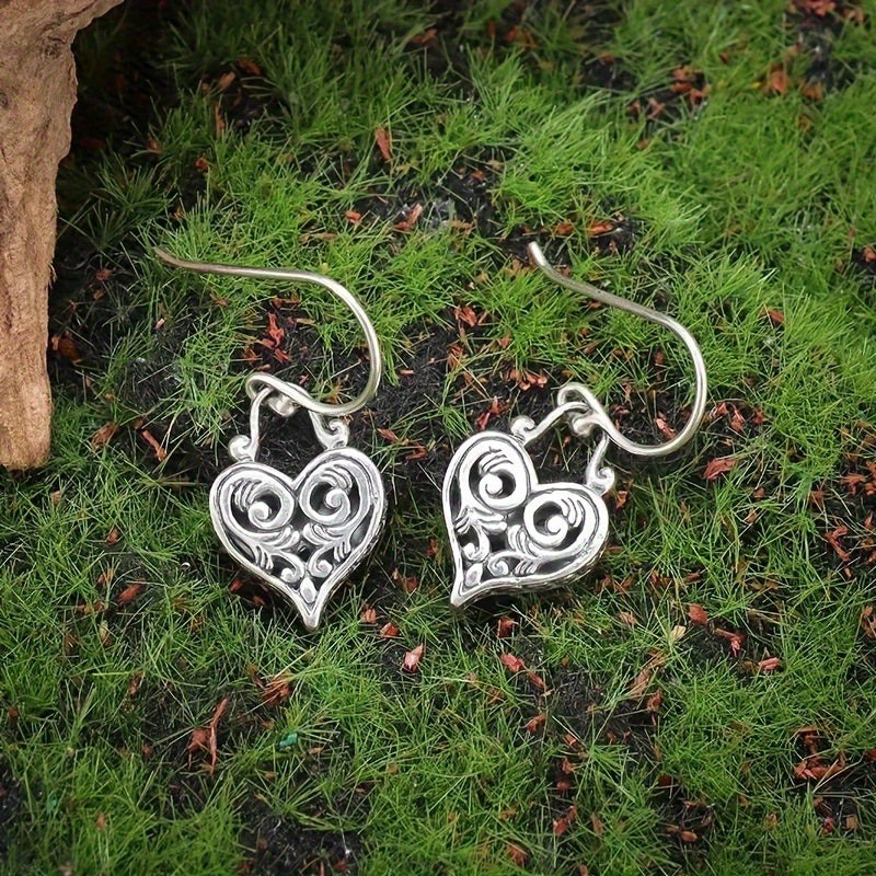 Vintage Elegant Heart Pattern Pendant Earrings