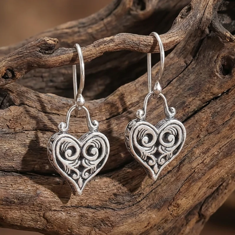 Vintage Elegant Heart Pattern Pendant Earrings