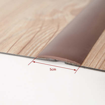 🔥 50% RABATT | Selbstklebende Flexible Bodenübergangsleiste | Langlebiges Weiches PVC | Nahtloser Übergang | Staub- & Wasserresistent | 4 cm & 5 cm 🏠✨