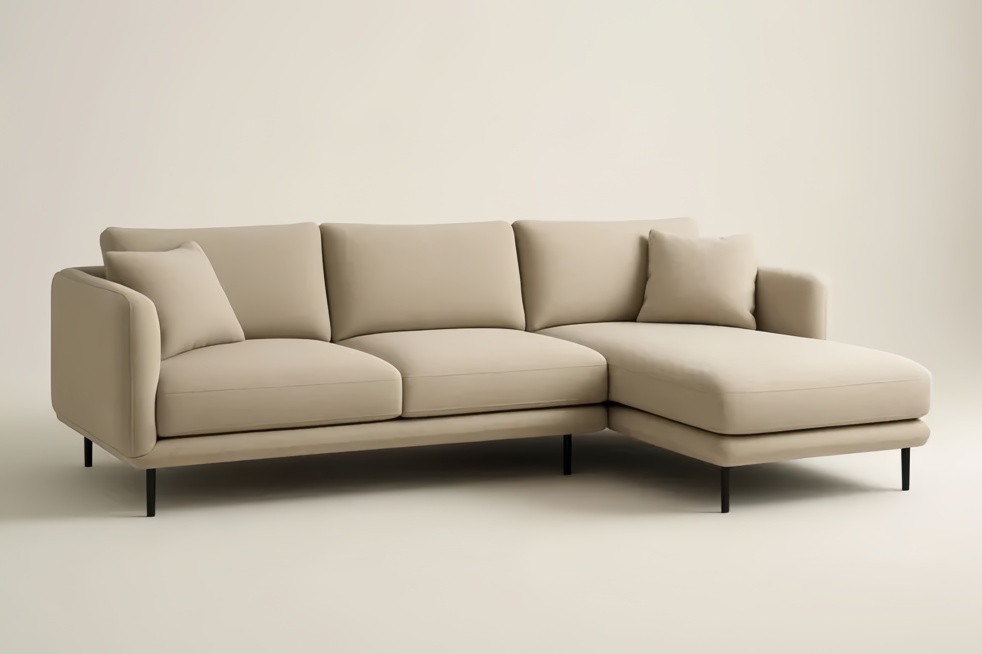 Divano angolare in tessuto Beaige,  Con cuscini
