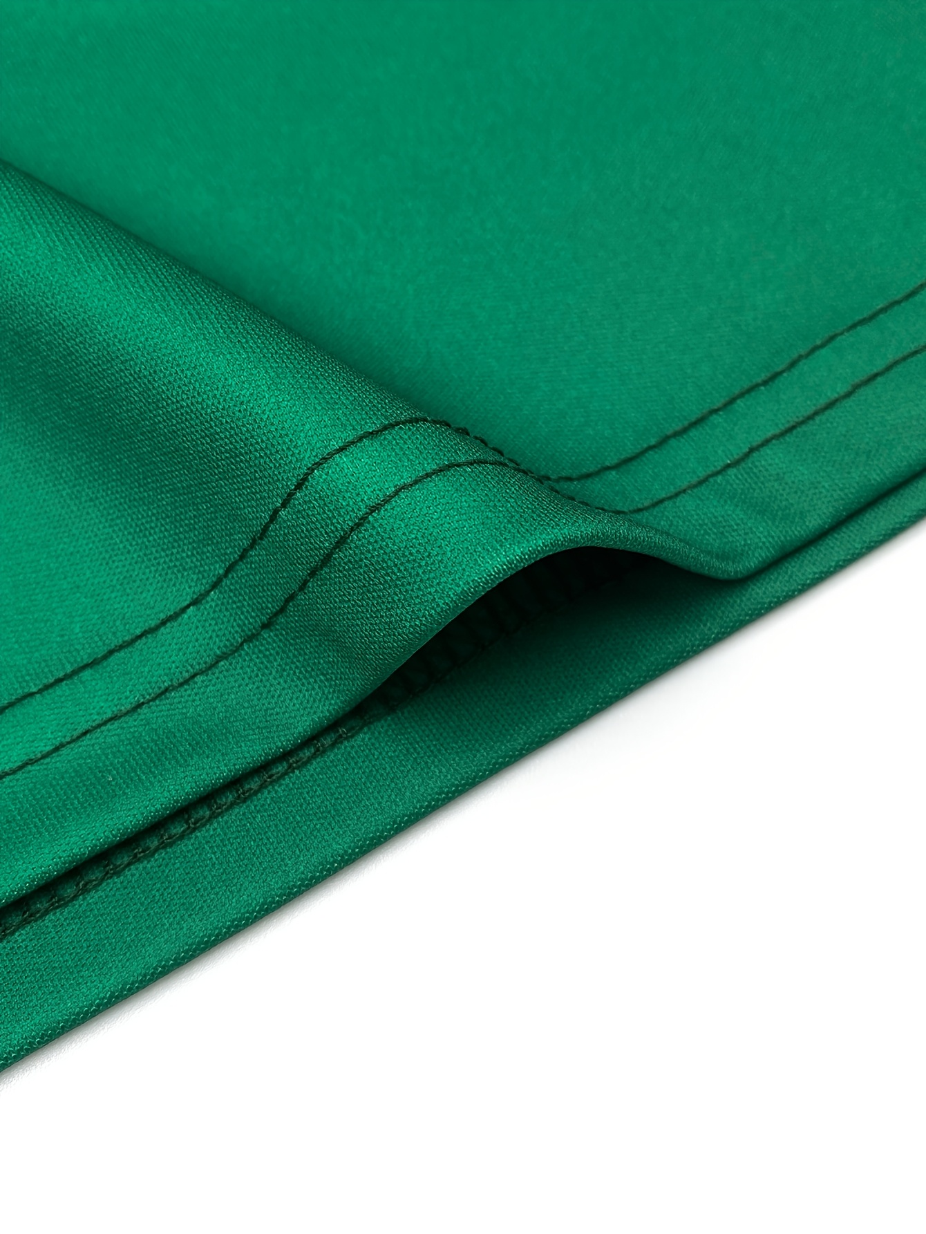 “Men’s St. Patrick’s Day Shamrock Print Hoodie – Lucky Green Pullover Sweatshirt”