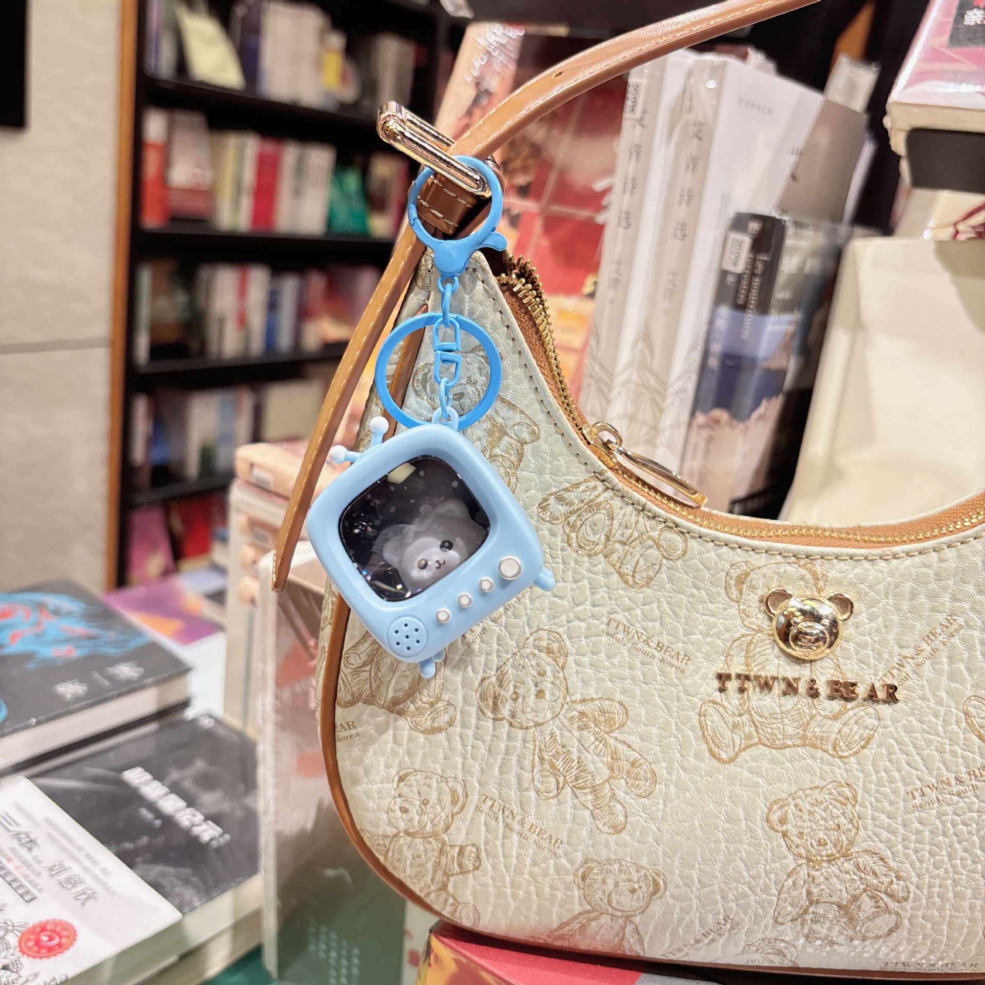 🐱Aranyos digitális kisállat kulcstartó – interaktív mini társ! ✨💖