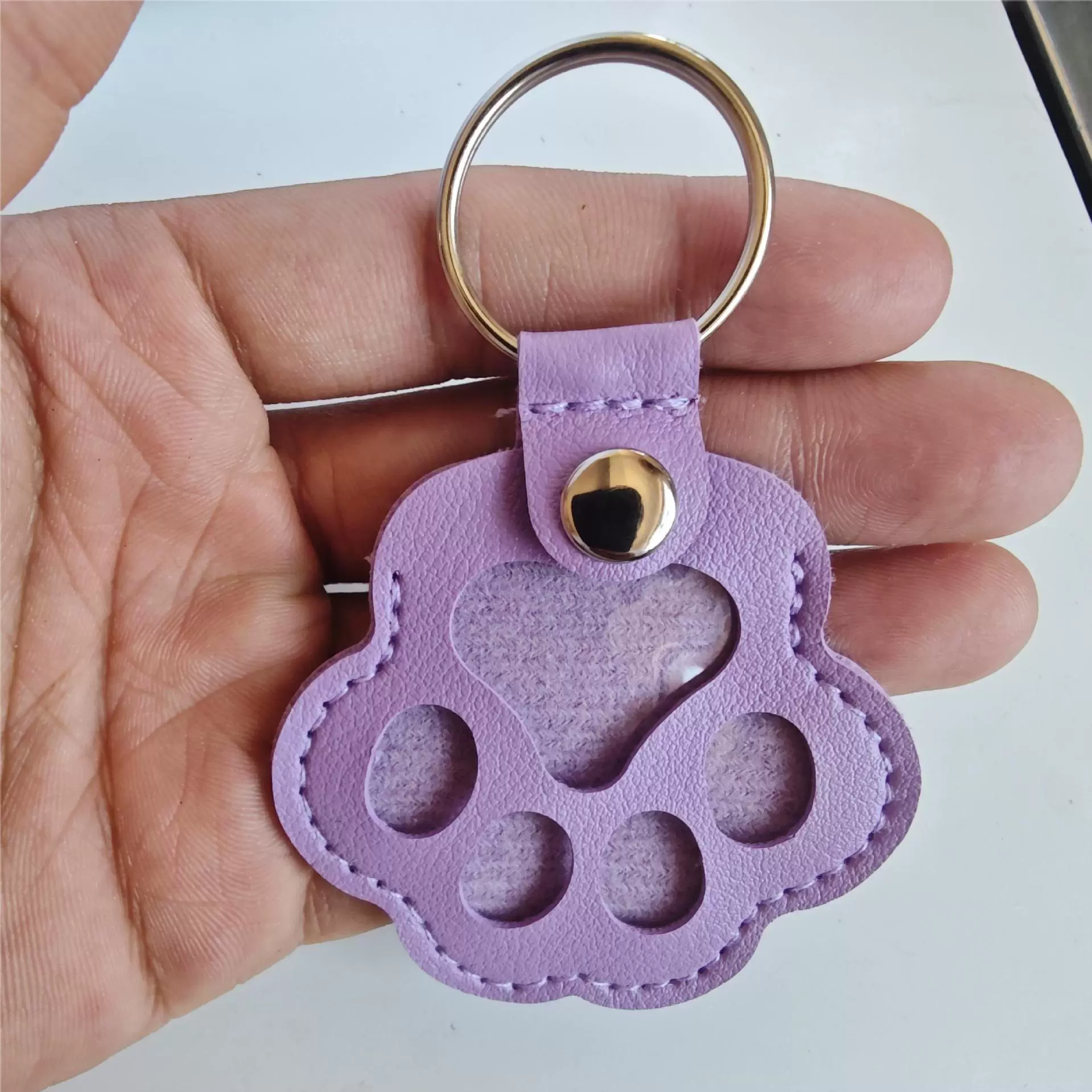 🐾 Bőr kulcstartó állati mancs formában – mindig magadnál tarthatod őket 💕🔑