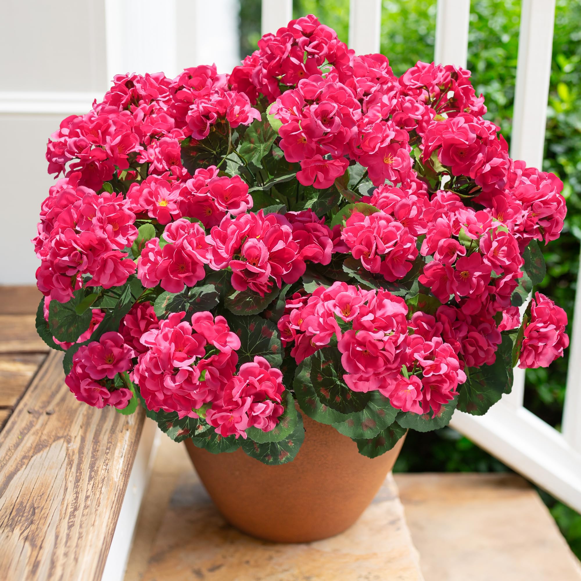 🌸 Lush, UV-Resistant Artificial Geraniums – Real Look, No Maintenance! 🌞🏡💐