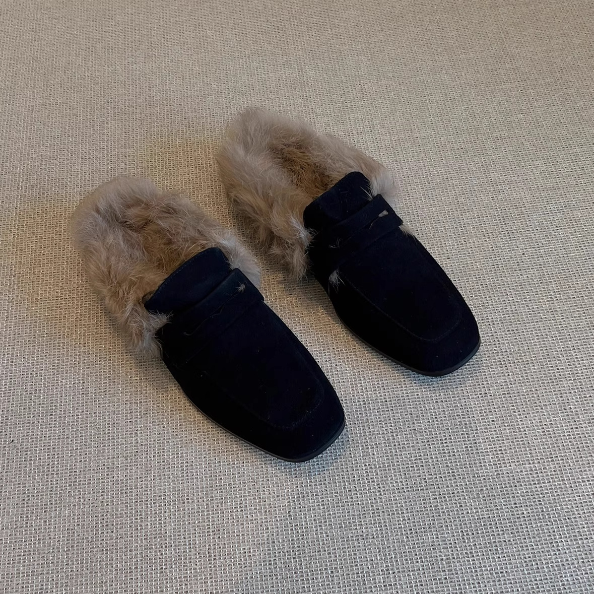 Зимни модани кадифени ботуши - Топлина ❄️ и стил 💫 в хармония