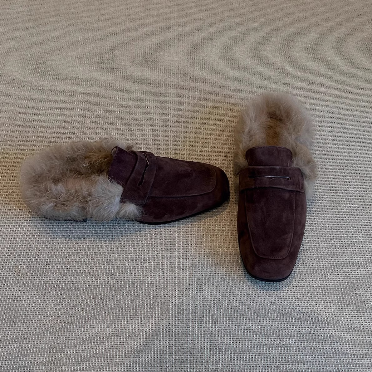 Зимни модани кадифени ботуши - Топлина ❄️ и стил 💫 в хармония